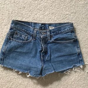 Women’s custom Levi’s jean shorts